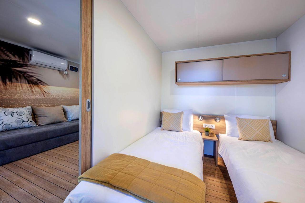 Porton Mobile Home 로비니 외부 사진